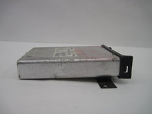 Load image into Gallery viewer, SUSPENSION COMPUTER Range Rover 95 96 97 98 99 00 01 02 - 776033
