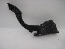 Load image into Gallery viewer, ELECTRONIC PEDAL ASSEMBLY Volvo C70 2009 09 - 779462
