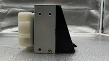 Load image into Gallery viewer, Info-Gps Screen  ISUZU AXIOM 2002 - NW105373
