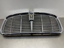 Load image into Gallery viewer, Grille Jaguar XJ12 1976 - NW98490
