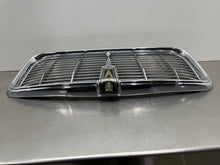 Load image into Gallery viewer, Grille Jaguar XJ12 1976 - NW98490
