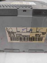 Load image into Gallery viewer, Radio Oldsmobile Bravada 2000 - NW135437
