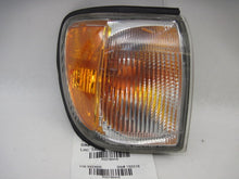 Load image into Gallery viewer, PARKLAMP Nissan pathfinder 1999 99 00 01 02 03 04 Right - 786446
