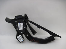 Load image into Gallery viewer, ELECTRONIC PEDAL ASSEMBLY Hyundai Sonata 2012 12 - 788286
