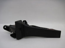 Load image into Gallery viewer, ELECTRONIC PEDAL ASSEMBLY Hyundai Sonata 2012 12 - 788286
