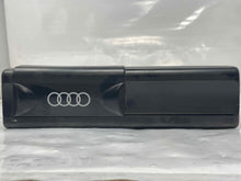 Load image into Gallery viewer, CD CHANGER Audi 90 100 A4 A6 S6 V8 92 93 94 95 96 97 98 - NW135909
