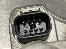 Load image into Gallery viewer, THROTTLE BODY Saab 9-3 2003 03 2004 04 2005 05 2006 06 - NW178505
