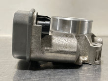 Load image into Gallery viewer, THROTTLE BODY Saab 9-3 2003 03 2004 04 2005 05 2006 06 - NW178505
