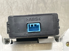 Load image into Gallery viewer, SPEEDOMETER CLUSTER Volvo C70 1999 99 2000 00 2001 01 - NW162342
