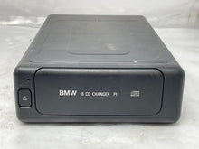 Load image into Gallery viewer, CD CHANGER BMW 740i 750i 1999 99 00 01 - NW136611
