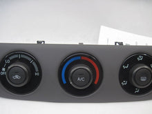 Load image into Gallery viewer, Temp Climate AC Heater Control Toyota Camry 2002 02 2003 03 2004 04 05 06 Manual - 802118
