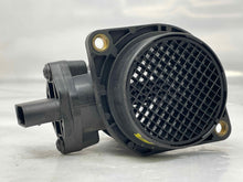 Load image into Gallery viewer, Mass Air Flow Sensor Meter MAF Beetle Golf Golf Cabriolet 98-01 - NW5655

