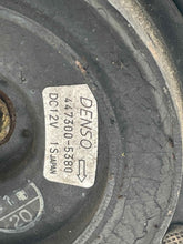 Load image into Gallery viewer, AC A/C AIR CONDITIONING COMPRESSOR Jaguar XK8 1997 97 1998 98 - NW42593
