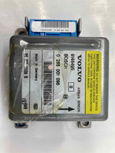 Load image into Gallery viewer, AIR BAG COMPUTER VOLVO 850 1996 97 - NW38953
