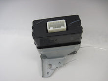 Load image into Gallery viewer, SUSPENSION CONTROL MODULE COMPUTER Rav4 2006 06 2007 07 - 809837
