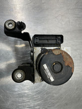 Load image into Gallery viewer, ABS ANTI-LOCK BRAKE PUMP Volvo S80 2007 07 - NW2952
