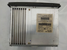 Load image into Gallery viewer, RADIO Nissan Altima 2005 05 2006 06 AM FM CD - NW136884

