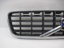 Load image into Gallery viewer, GRILLE Volvo S60 2001 01 2002 02 2003 03 2004 04 - 812731
