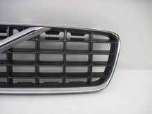 Load image into Gallery viewer, GRILLE Volvo S60 2001 01 2002 02 2003 03 2004 04 - 812731
