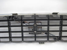 Load image into Gallery viewer, GRILLE Volvo S60 2001 01 2002 02 2003 03 2004 04 - 812731
