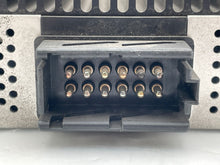 Load image into Gallery viewer, Radio  MERCEDES 190 1993 - NW7495

