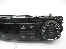 Load image into Gallery viewer, FRONT TEMPERATURE CONTROLS E280 E300 E320 E350 E550 E63 07 08 - 815870
