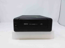 Load image into Gallery viewer, CD CHANGER BMW 740i 750i 1999 99 00 01 - NW136634
