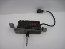 Load image into Gallery viewer, HEADLIGHT WIPER MOTOR Volvo XC70 2001 01 - 820242
