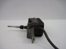 Load image into Gallery viewer, HEADLIGHT WIPER MOTOR Volvo XC70 2001 01 - 820242
