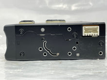 Load image into Gallery viewer, CD CHANGER Infiniti G35 2007 07 2008 08 - NW137005
