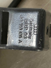 Load image into Gallery viewer, RADAITOR FAN ASSEMBLY Audi A6 S4 S6 00 01 02 03 04 - NW63651
