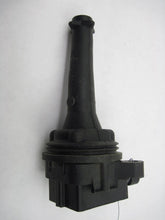Load image into Gallery viewer, IGNITION COIL Volvo S60 V70 C70 S70 XC90 99 00 01 - 08 - 822407
