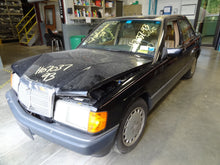 Load image into Gallery viewer, AC COMPRESSOR MERCEDES 190 300D 300E 88 89 90 91 92 93 - NW42888
