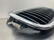 Load image into Gallery viewer, GRILLE BMW 760i 745i 2002 02 2003 03 2004 04 2005 05 Upper - NW98261
