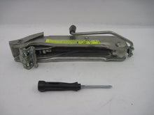 Load image into Gallery viewer, JACK Audi A4 2007 07 - 826661
