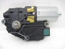 Load image into Gallery viewer, SUNROOF MOTOR Infiniti G37 2012 12 - 831846

