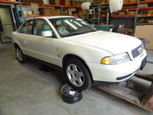 Load image into Gallery viewer, Grille  AUDI A4 1997 - NW98011
