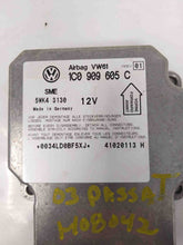 Load image into Gallery viewer, Air Bag computer Passat 2004 04 2005 05 - NW38808
