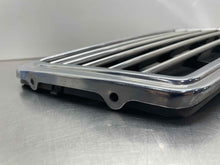 Load image into Gallery viewer, GRILL Mercedes E300D E320 E55 1996 96 1997 97 98 99 - NW98525
