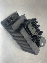 Load image into Gallery viewer, Vacuum Pump  MERCEDES 400 1992 - NW189260

