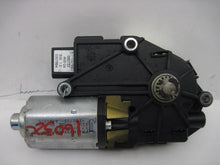 Load image into Gallery viewer, ROOF MOTOR Volvo S40 2006 06 - 839107
