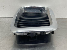 Load image into Gallery viewer, Grille  BMW 740I 1998 - NW98259
