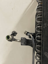 Load image into Gallery viewer, CONDENSER Mercedes 300D E320 1992 92 93 94 95 - NW44056
