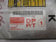Load image into Gallery viewer, Air bag computer Camry 2002 02 2003 03 - 844646
