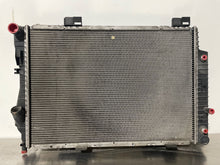 Load image into Gallery viewer, RADIATOR Mercedes C280 C250D 1994 94 1995 95 96 97 - NW132360
