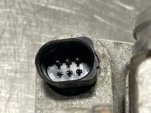 Load image into Gallery viewer, THROTTLE BODY BMW 320I 325I 525I X3 Z3 Z4 01 02 03 - 06 - NW177799
