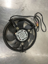 Load image into Gallery viewer, RADIATOR FAN ASSEMBLY Passat 2001 01 02 03 04 05 - NW64670
