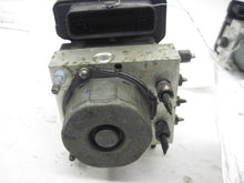 Load image into Gallery viewer, ABS ANTI-LOCK BRAKE PUMP Nissan Versa 2012 12 - 852916
