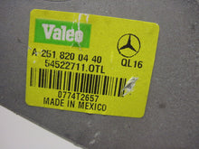 Load image into Gallery viewer, WINDSHIELD WIPER MOTOR R320 R350 R500 R63 2006-2013 - 853939
