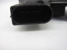 Load image into Gallery viewer, WINDSHIELD WIPER TRANSMISSION R320 R350 R500 R63 2006-2013 - 853940
